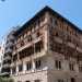 Altro esempio di stile eclettico  palazzo Ingami Scalvini, ubicato nella perpendicolare via Cairoli ad angolo con via Putignani. Costruito nel 1923  costellato anchesso di richiami massonici inseriti in una struttura di stile medievale